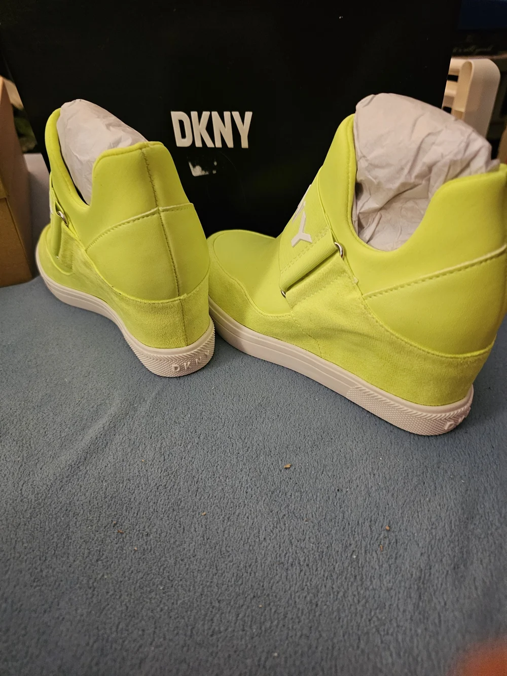 DKNY Neon Lime Slip-On High-Top Sneakers with Logo Strap NWOT - Picture 3 of 6